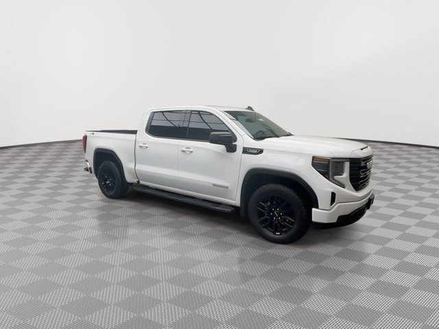 Used 2024 Summit White GMC Elevation image 44