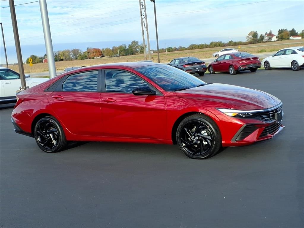 2026 Hyundai Elantra Hybrid SEL Sport photo 2