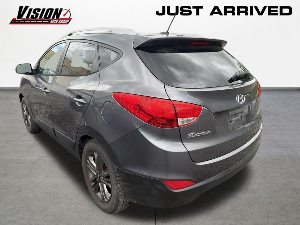 Used 2015 Gray Hyundai SE image 6