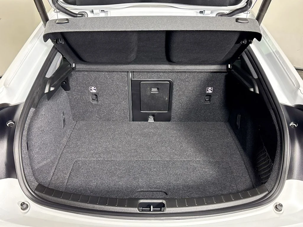 Used 2024 White Polestar Long Range Dual Motor image 22