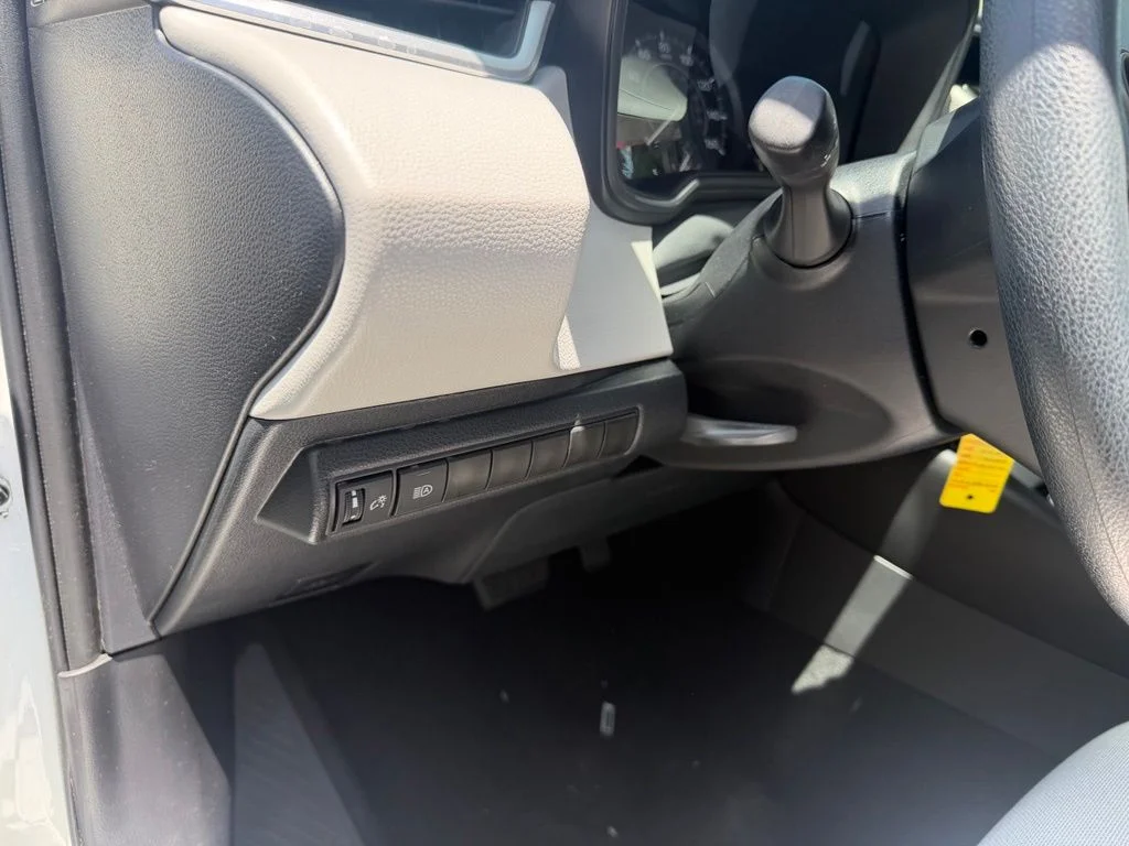 Used 2021 White Toyota L image 18