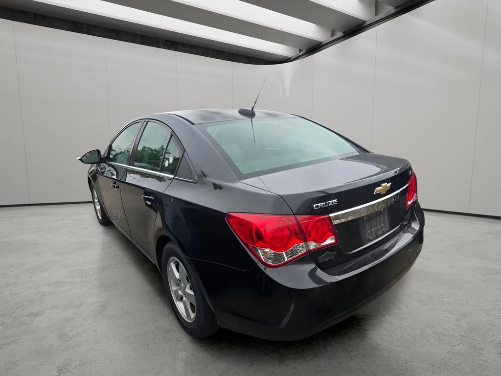 Used 2016 Black Granite Metallic Chevrolet LT image 4