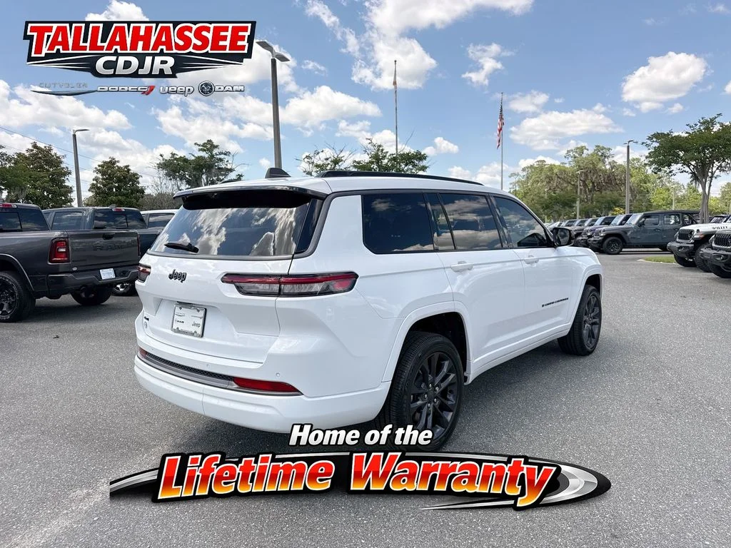 New 2026 Bright White Clear-Coat Exterior Paint Jeep Limited Reserve image 3