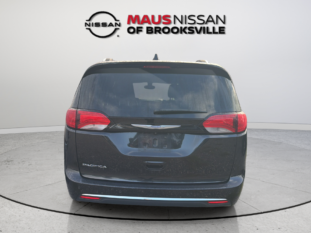 Used 2024 Silver Chrysler Touring L image 8