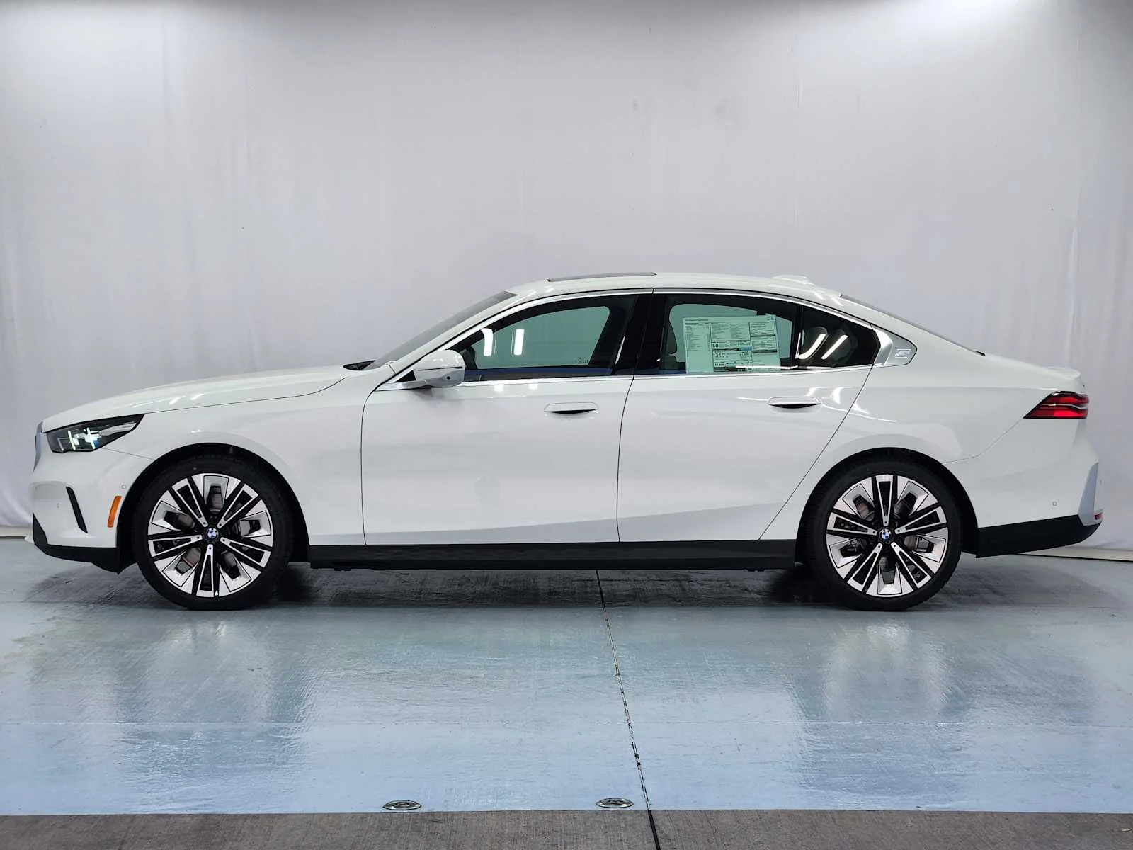New 2027 Alpine White BMW 530i image 2