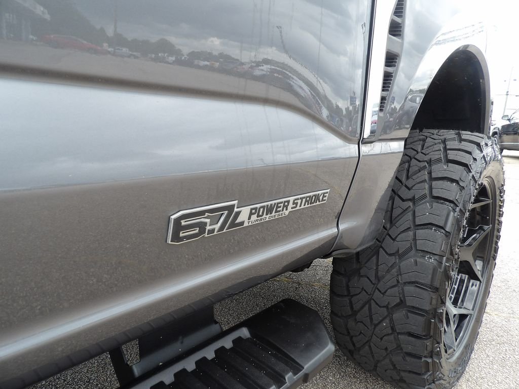 Used 2025 Gray Metallic Ford XLT image 11