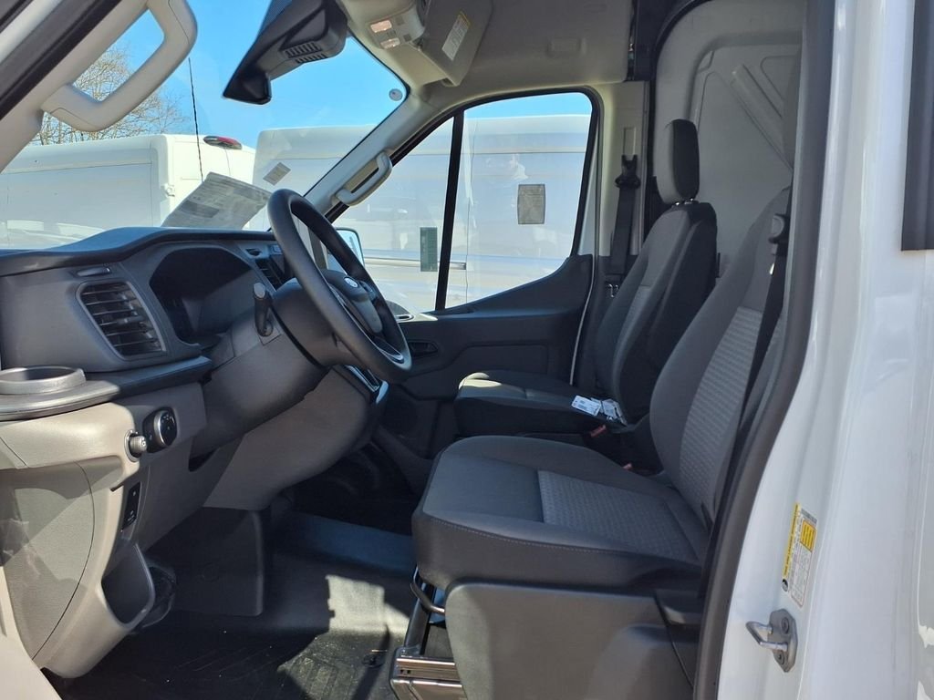 New 2026 Oxford White Ford Cargo Van image 8