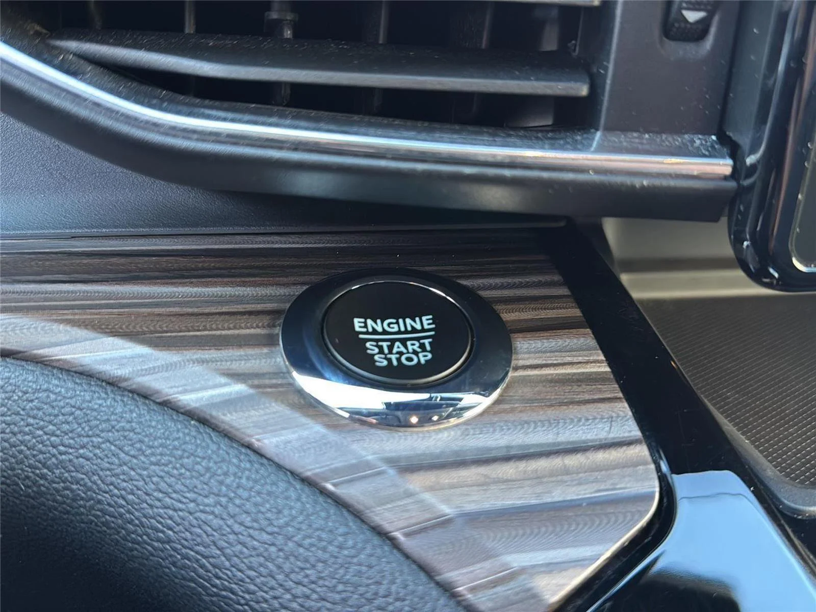 2023 Ford Explorer Limited - Photo 23