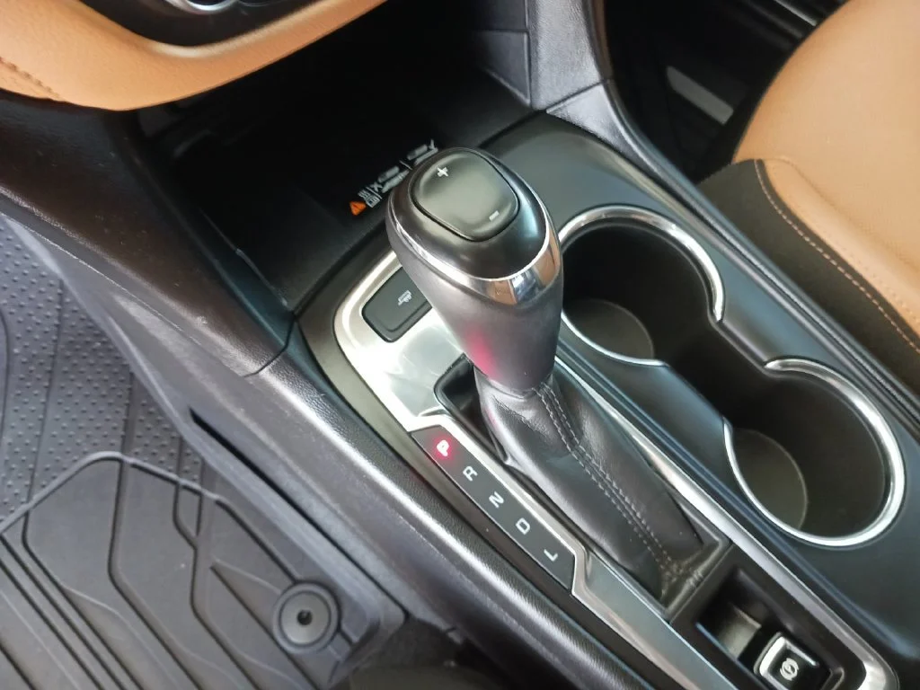 Used 2018 IRIDESCENT PEARL TRICOAT Chevrolet Premier image 35