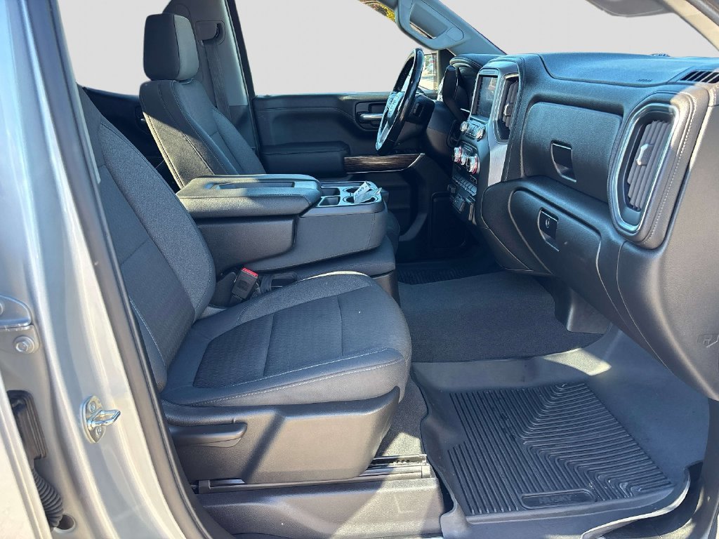 Used 2019 Silver GMC SLE image 15
