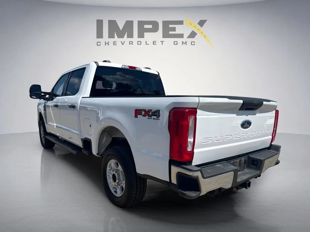 Used 2025 White Ford XL image 2