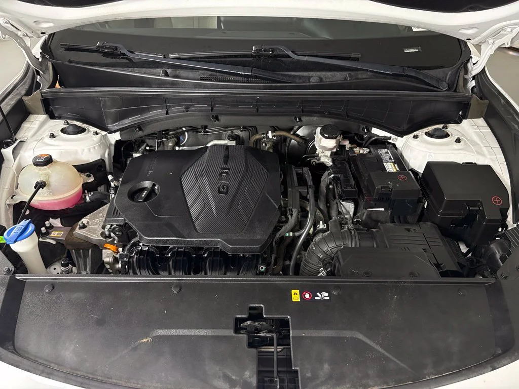Used 2022 White Kia S image 48