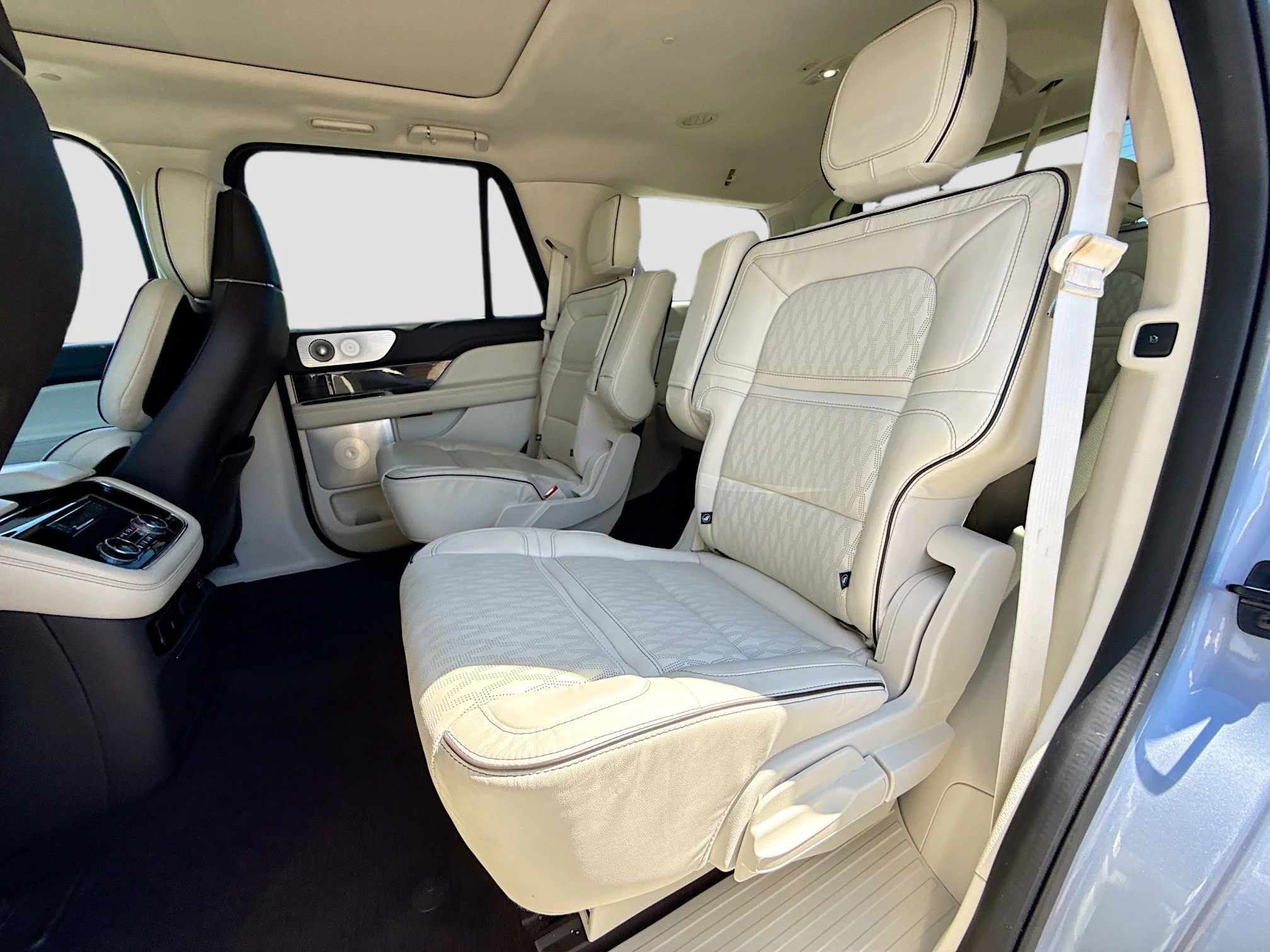Used 2021 Chroma Crystal Blue Lincoln Black Label image 20