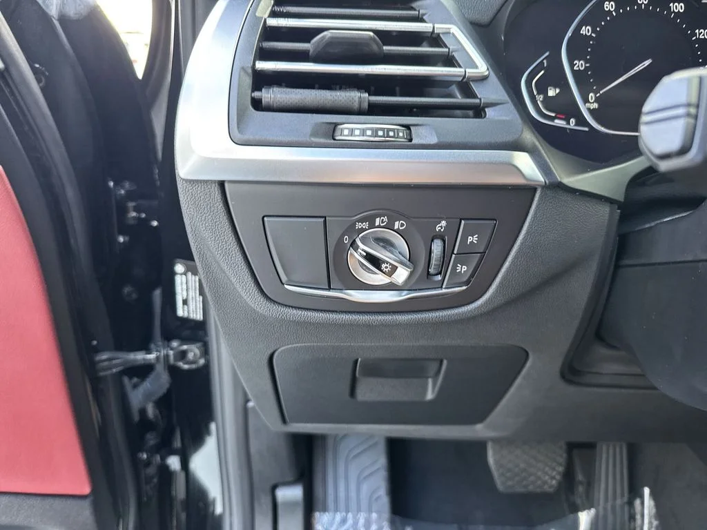 Used 2022 Jet Black BMW sDrive30i image 57