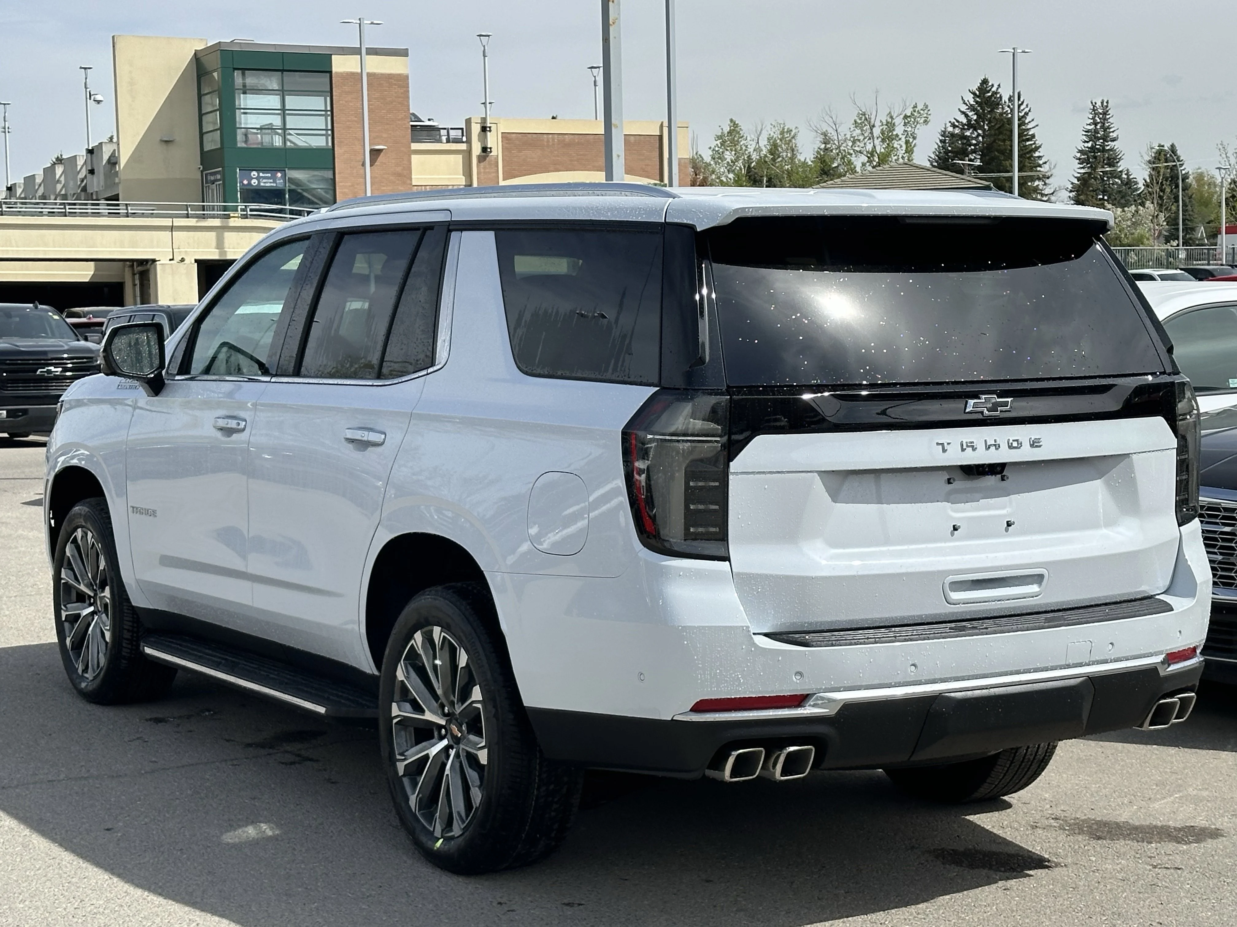 New 2026 Polar White Tricoat Chevrolet High Country image 4