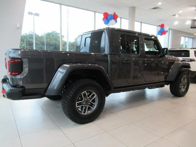 New 2026 Granite Crystal Metallic Clear-Coat Exterior Paint Jeep Mojave X image 2