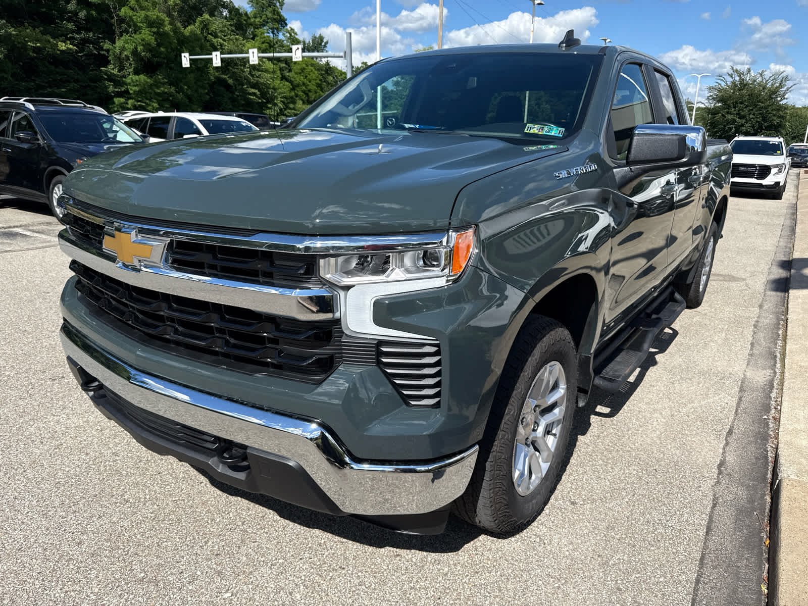 Used 2025 Cypress Gray Chevrolet LT image 3