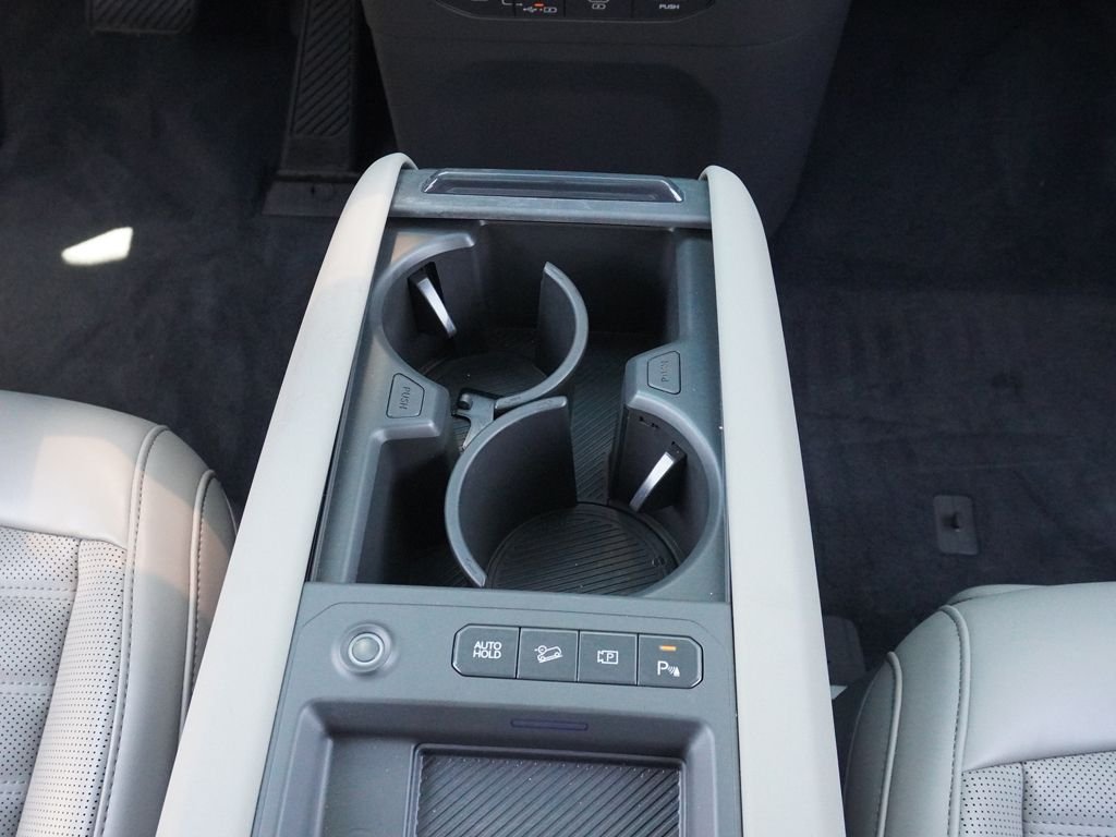Used 2024 Black Kia Land image 66