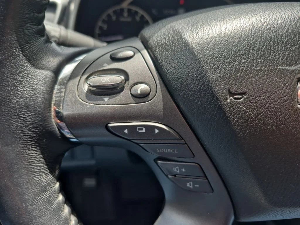 Used 2020 White Nissan Platinum image 21