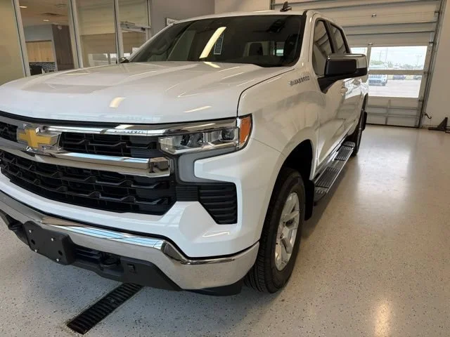 New 2026 Summit White Chevrolet LT image 9
