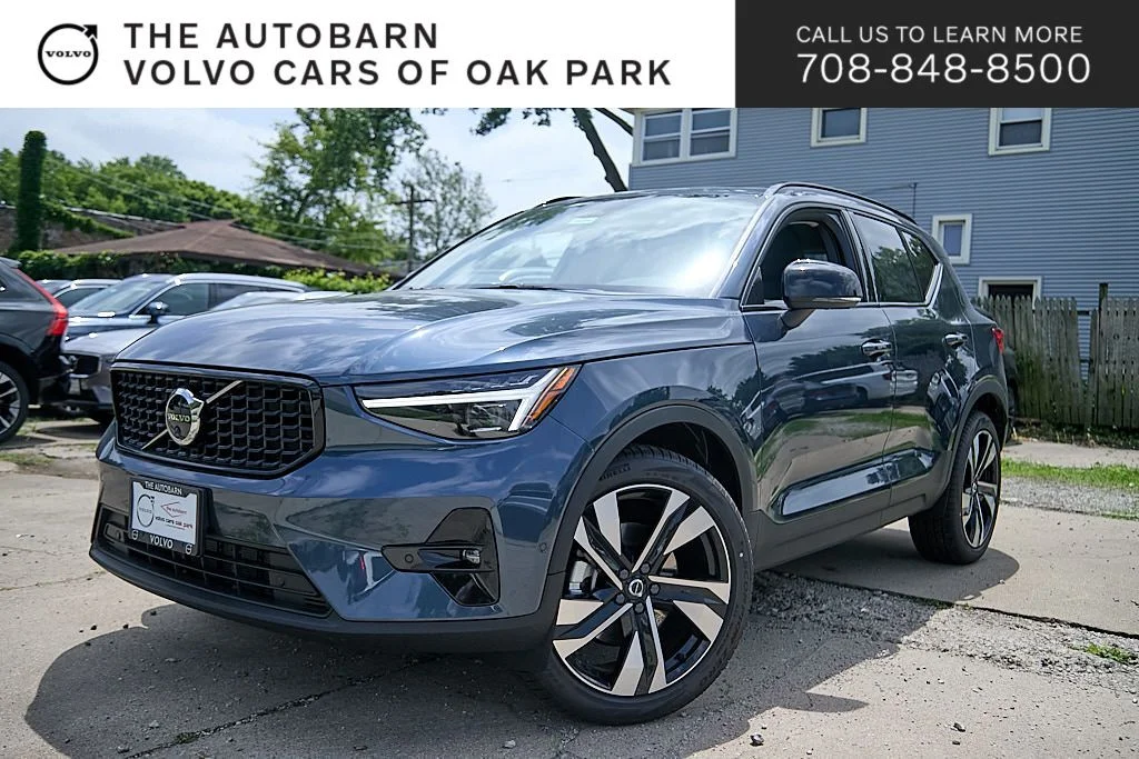 2026 Volvo XC40 B5 Plus Dark AWD's photo