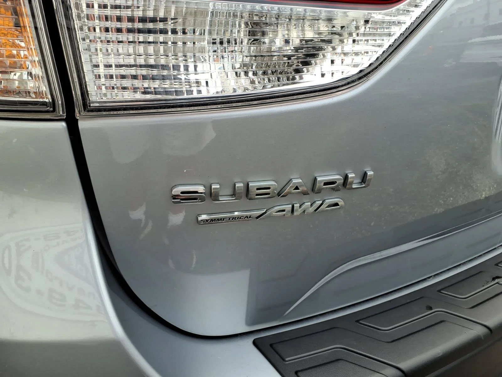 Used 2022 Ice Silver Metallic Subaru Premium image 15