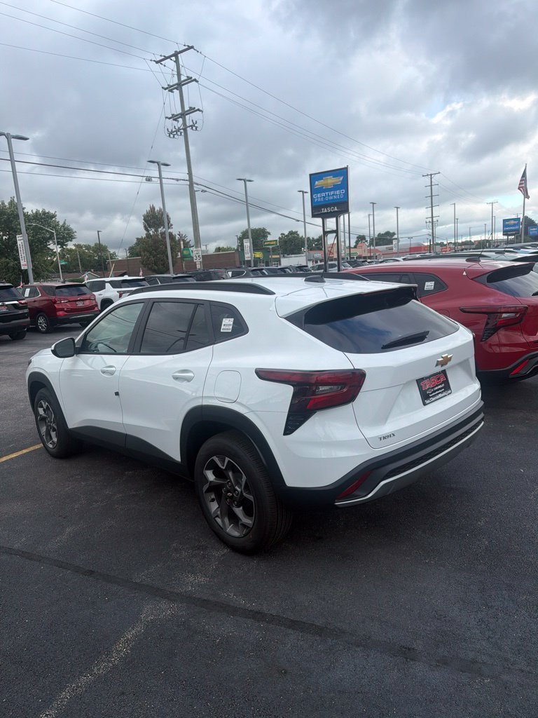 2026 Chevrolet Trax LT - Photo 6