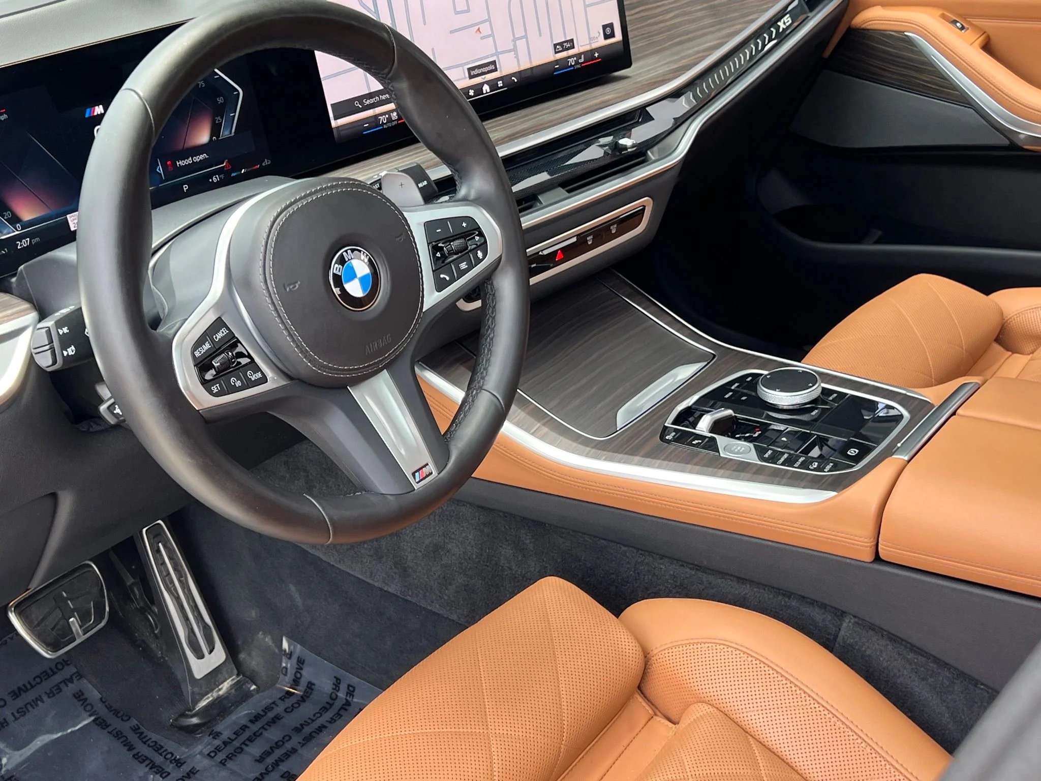 Used 2024 White BMW xDrive40i image 2