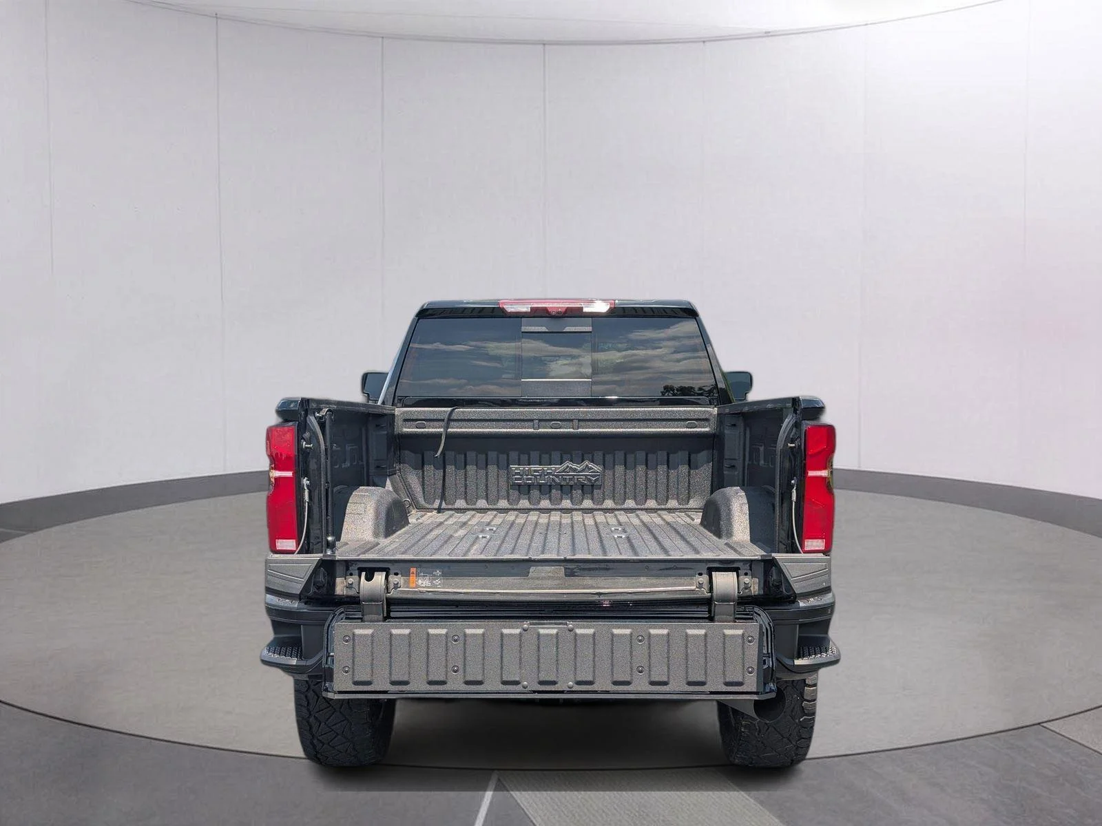 Used 2024 Black Chevrolet High Country image 6