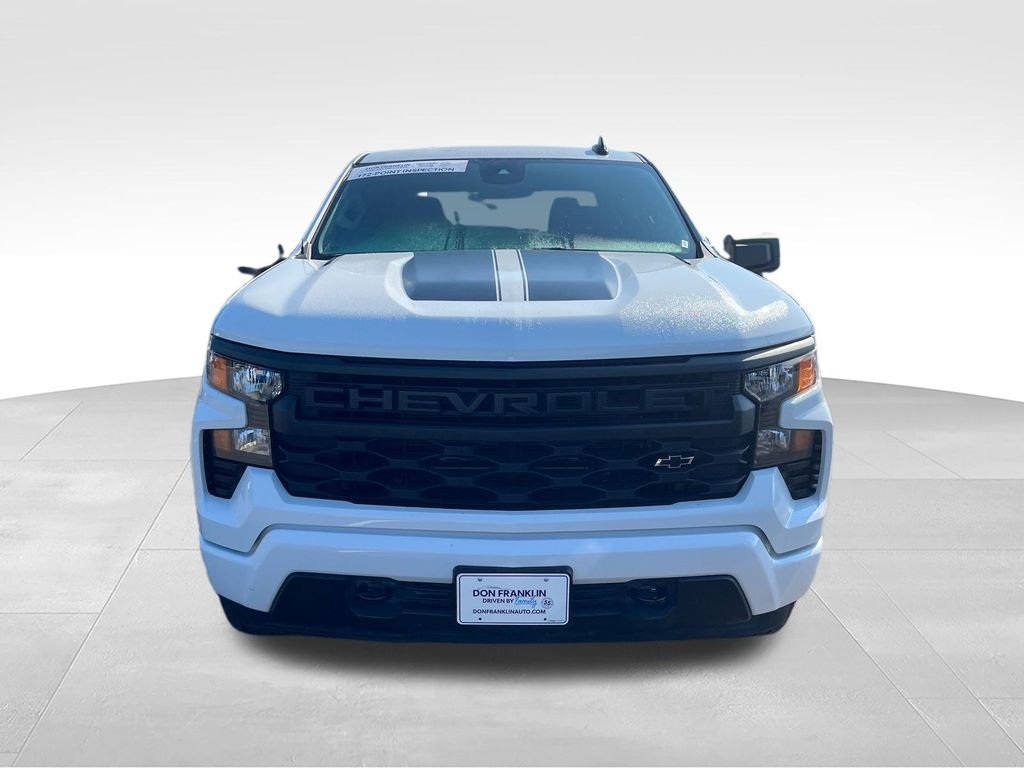 Used 2025 White Chevrolet Custom image 8