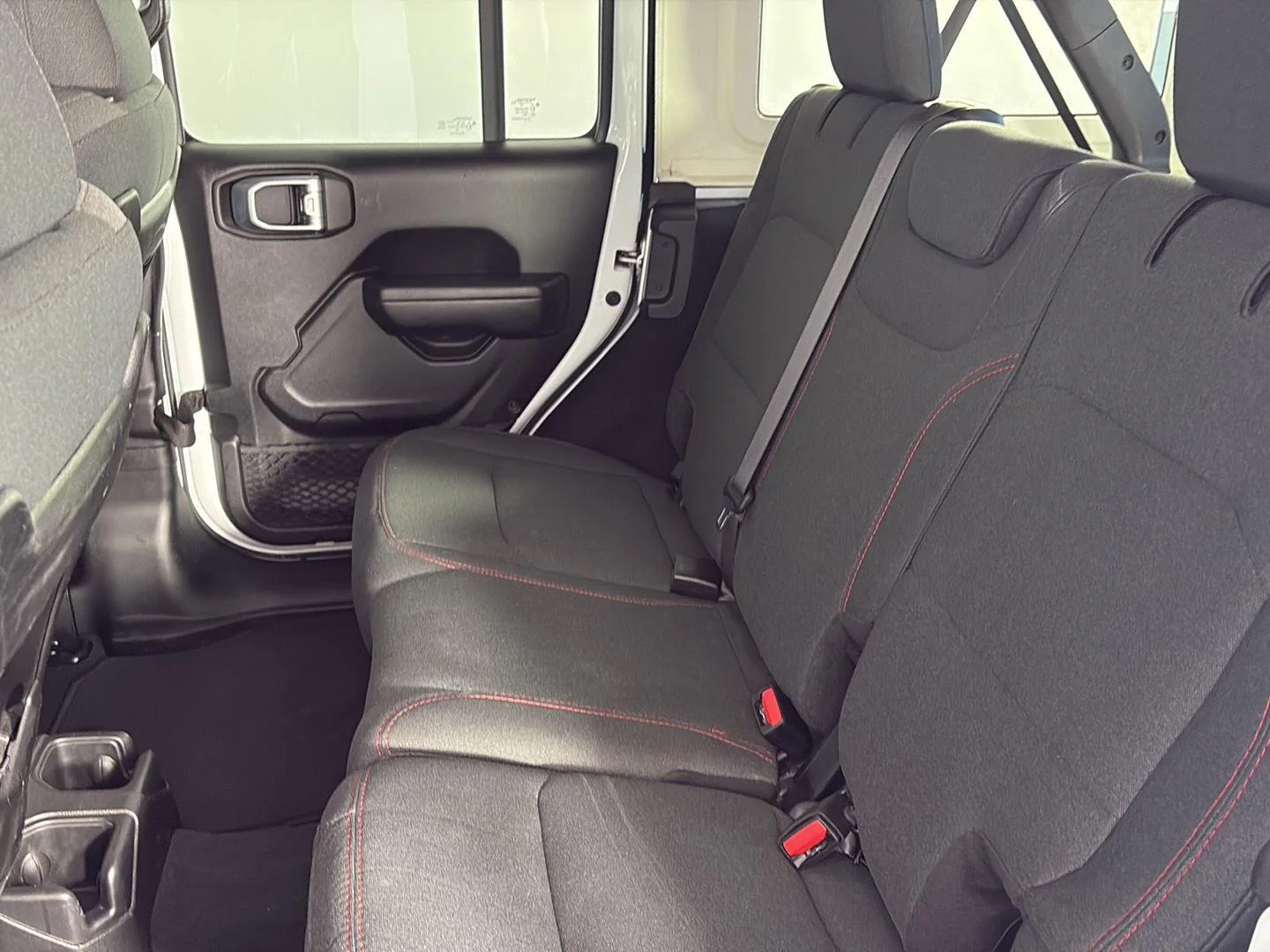 Used 2024 Bright White Clearcoat Jeep Rubicon image 21