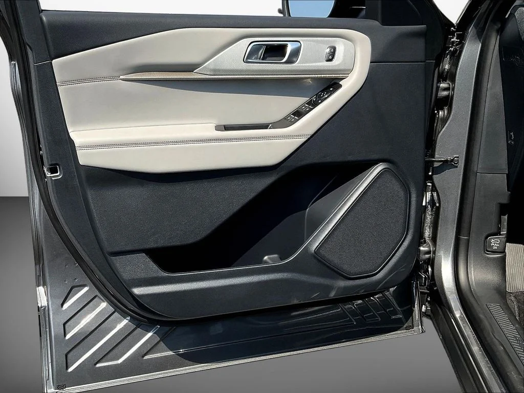 New 2026 Carbonized Gray Metallic Ford Active image 28