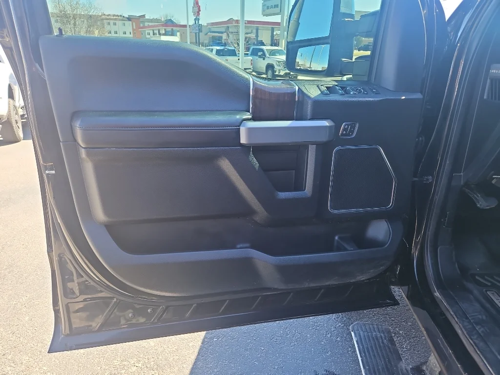 Used 2017 Shadow Black Ford Platinum image 16