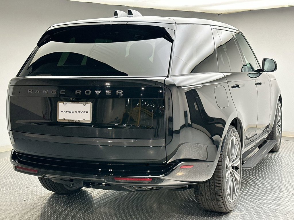 New 2026 Santorini Black Land Rover Autobiography image 3
