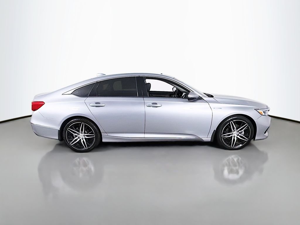 Used 2022 Lunar Silver Metallic Honda Touring image 8
