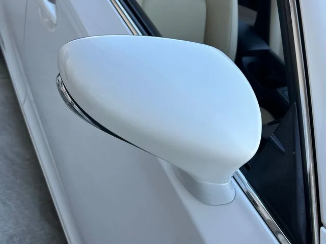 Used 2016 Eminent White Pearl Lexus  image 17