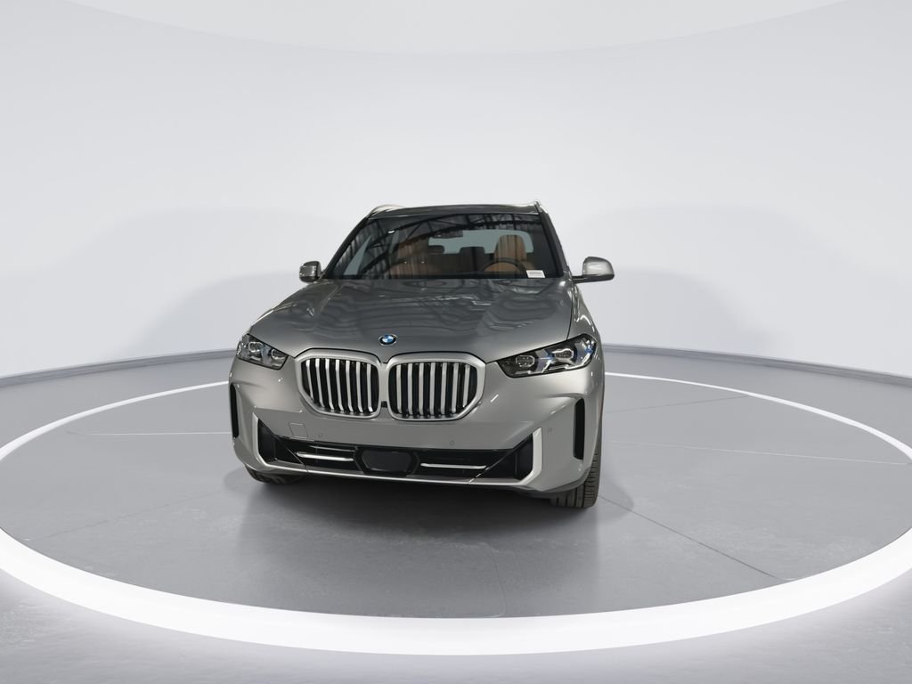 New 2026 Gray Metallic BMW xDrive40i image 3