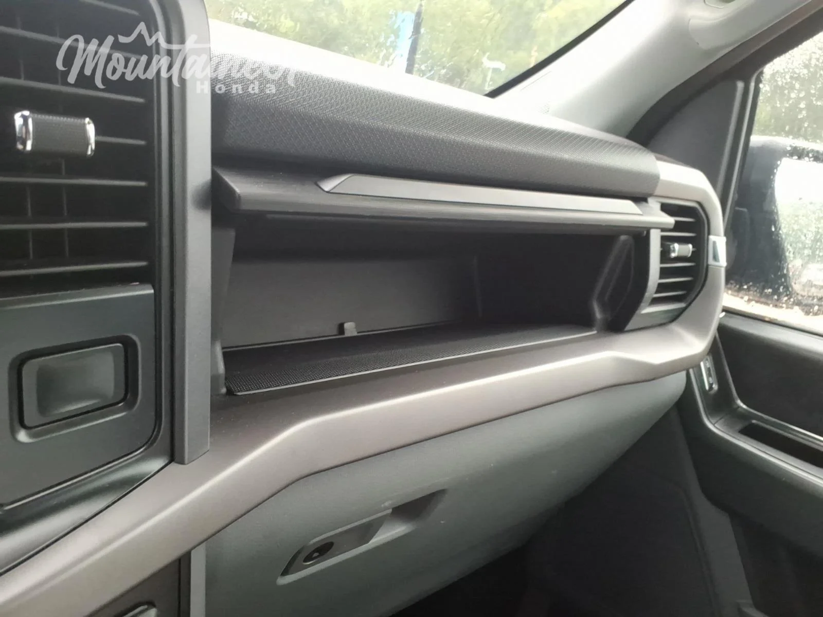 Used 2024 Atlas Blue Ford XLT image 33