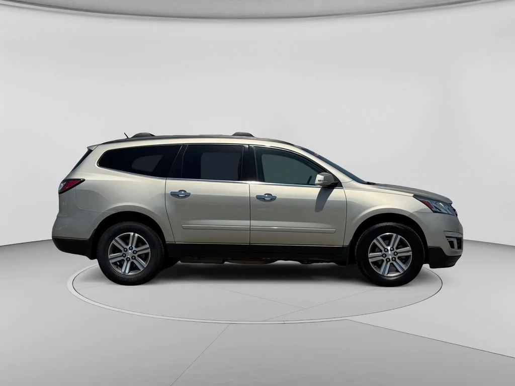 Used 2015 Gold Chevrolet 2LT image 32