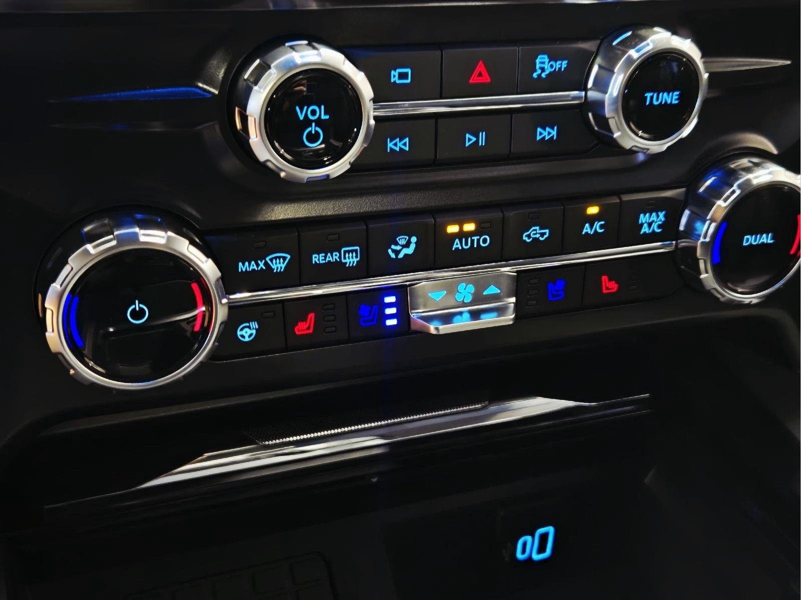 New 2026 Agate Black Metallic Ford F-250® Lariat® image 57