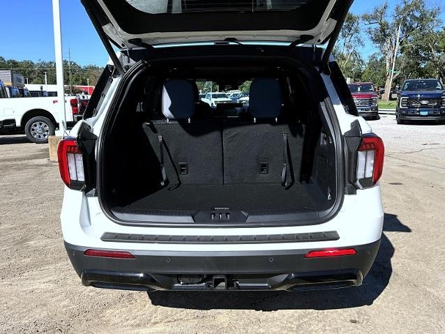 New 2027 Star White Metallic Tri-Coat Ford ST-Line image 38