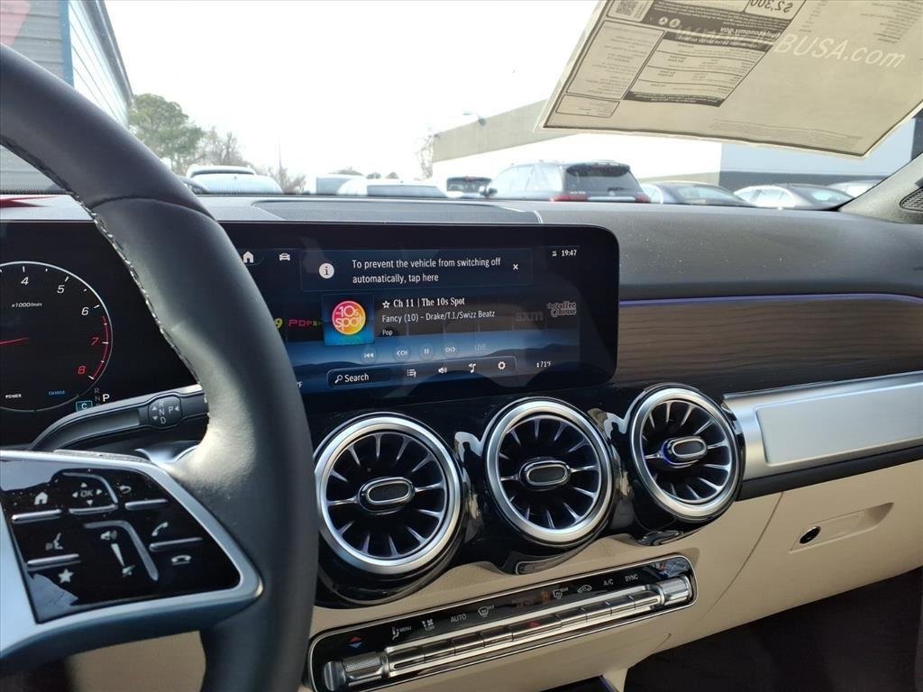 New 2026 BLACK Mercedes-Benz GLB 250 image 15