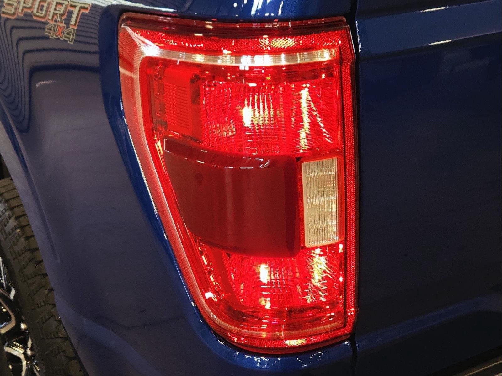 Used 2023 Atlas Blue Ford XLT image 10