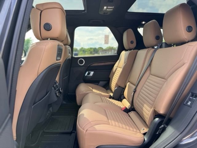 New 2026 Carpathian Grey Land Rover Dynamic SE image 11