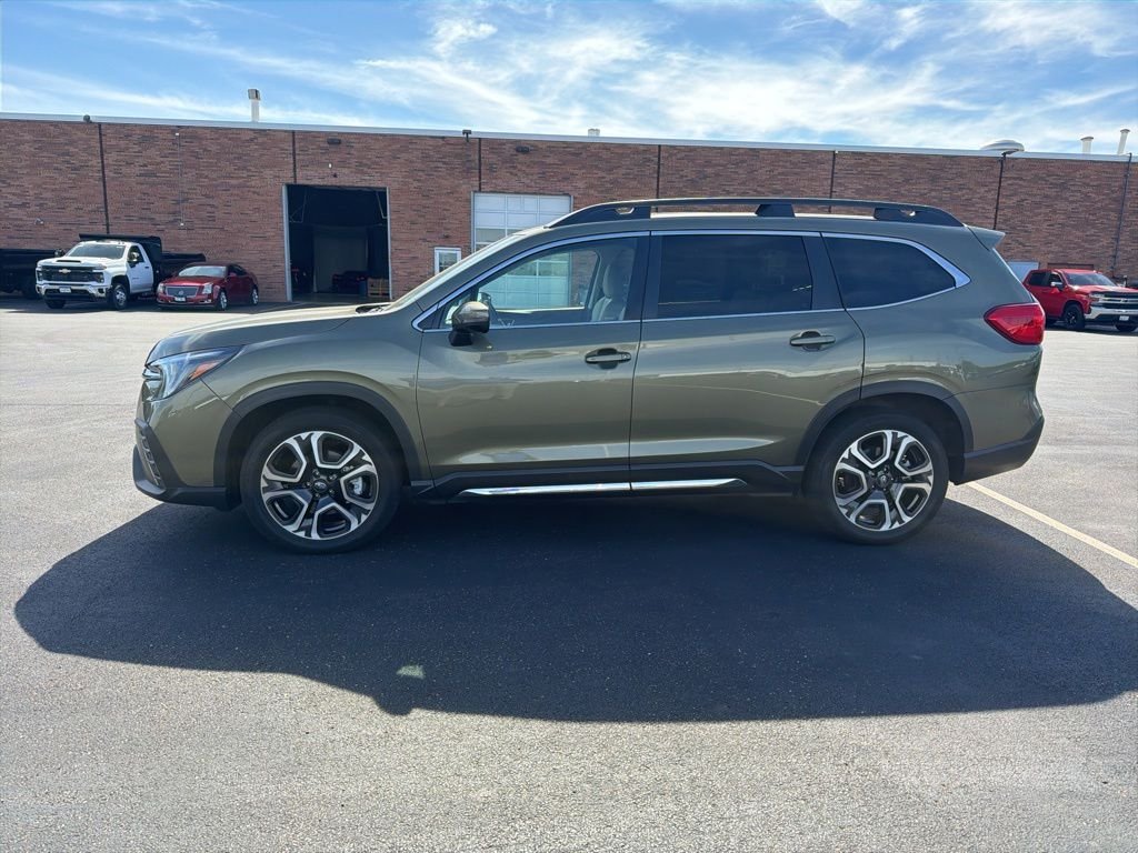 2023 Subaru Ascent Limited 8 Passenger's photo