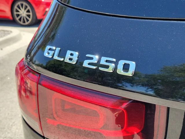 Used 2023 Night Black Mercedes-Benz GLB 250 image 7