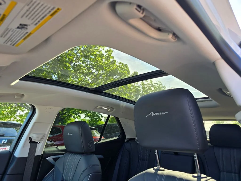 New 2026 Iridescent White Tricoat Buick Avenir image 24
