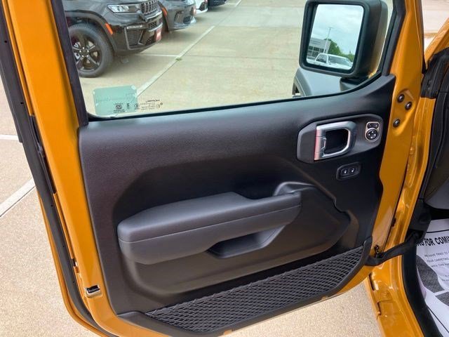 New 2026 Goldilocks Exterior Paint Jeep Sport S image 8