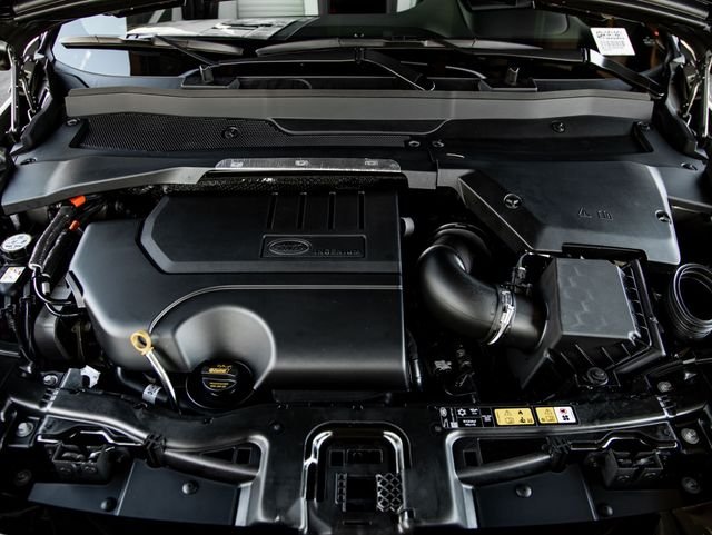 New 2024 Silicon Silver Land Rover SE image 30