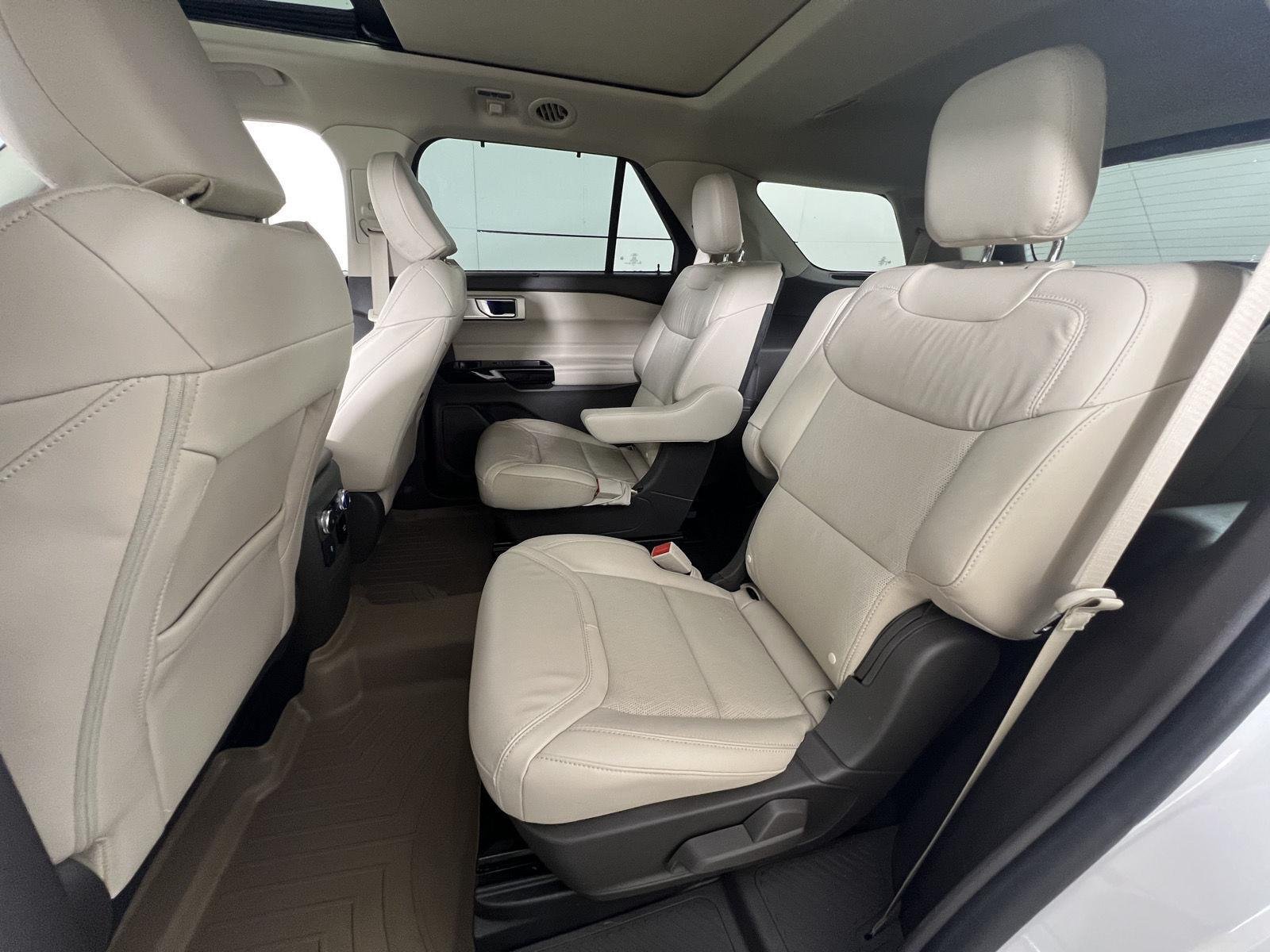 Used 2022 Star White Metallic Tri-Coat Ford Platinum image 23